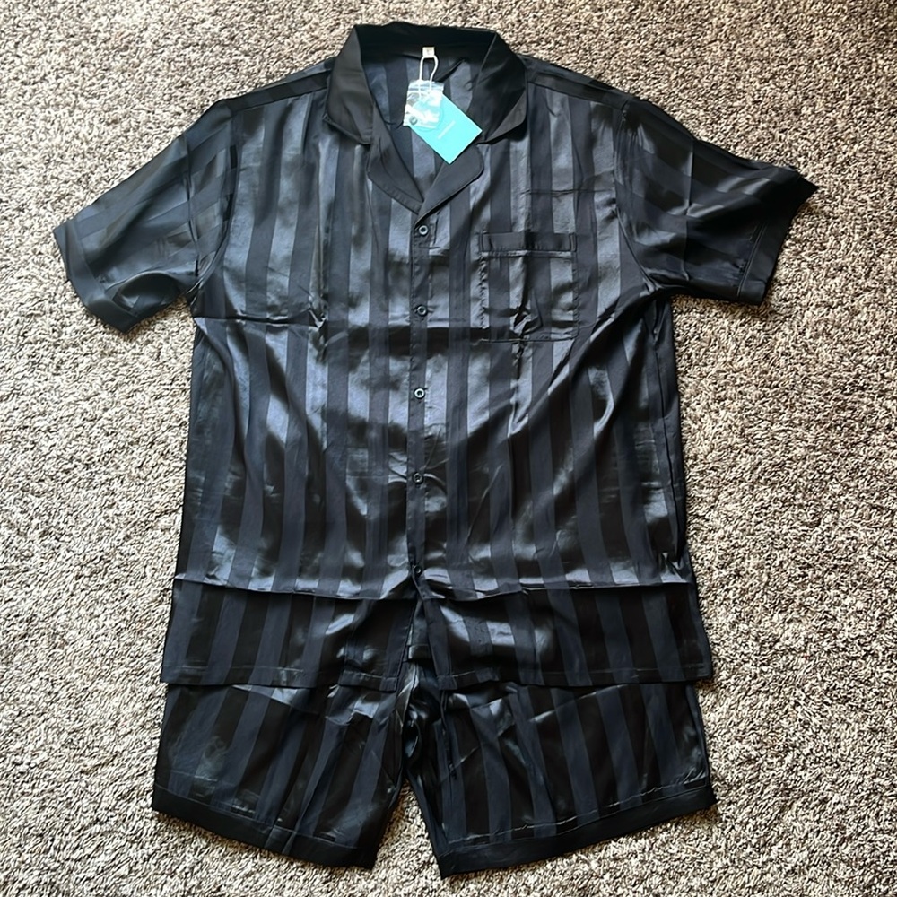 Women’s Black Striped Silk Matching Pajama Loungewear Set Size Large New w/Tags